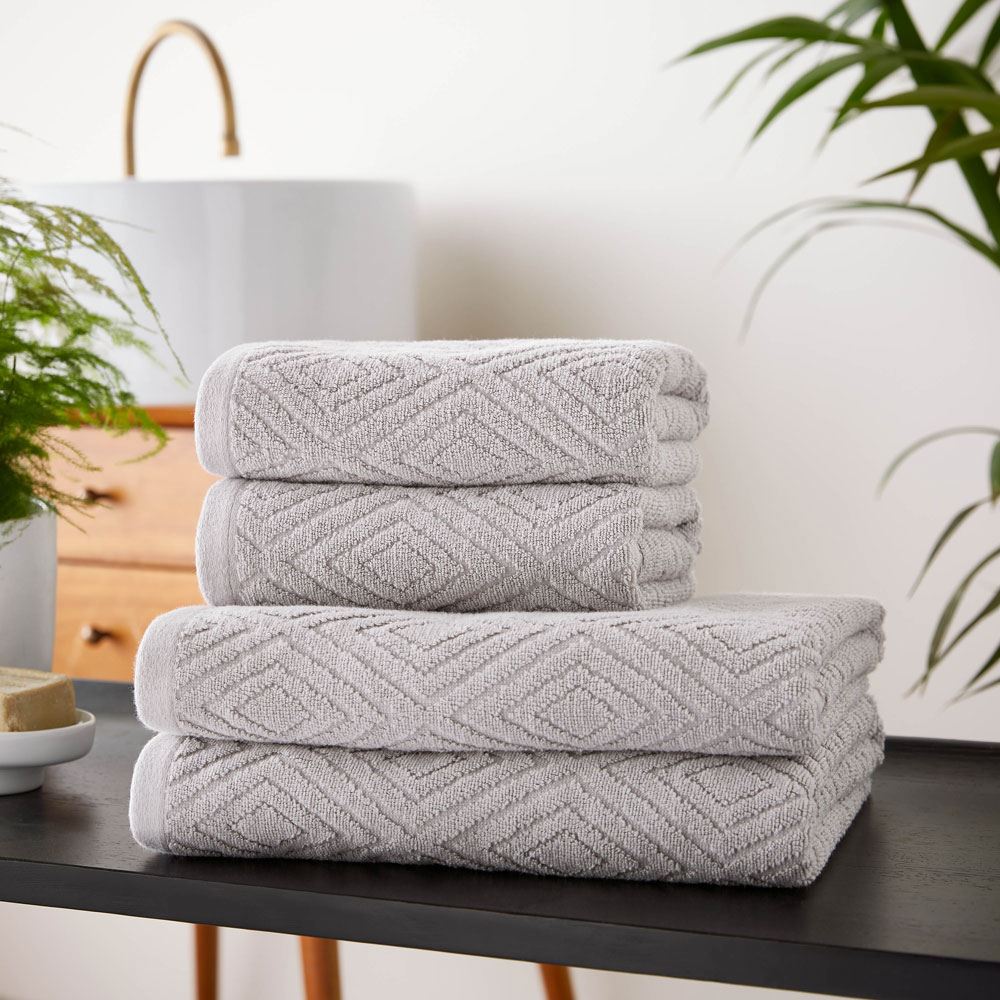 Catherine Lansfield Diamond Geo Sculpted Art Deco 100% Cotton 4 Piece Towel Bale