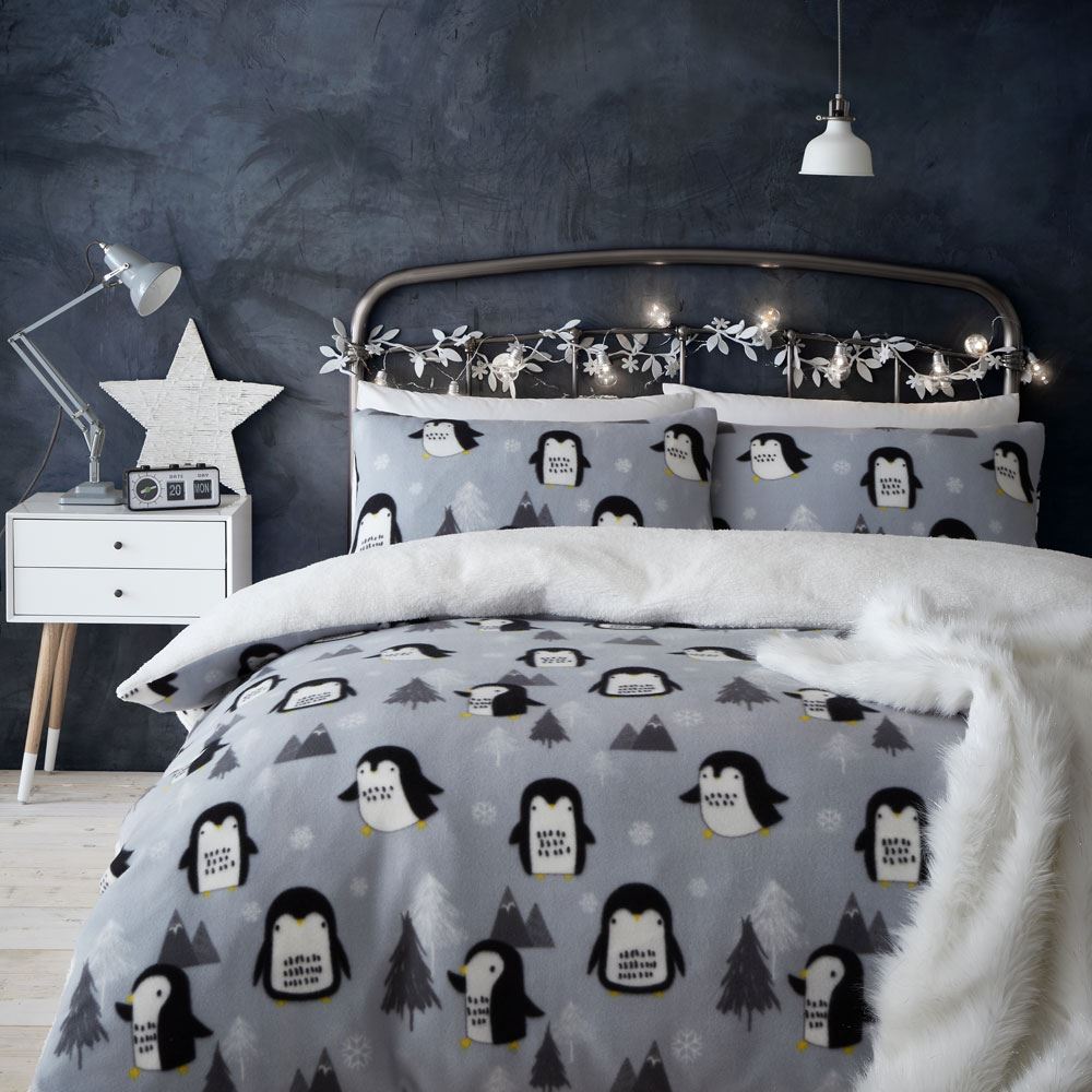 Catherine Lansfield Christmas Cosy Penguin Sherpa Fleece Duvet Cover Set