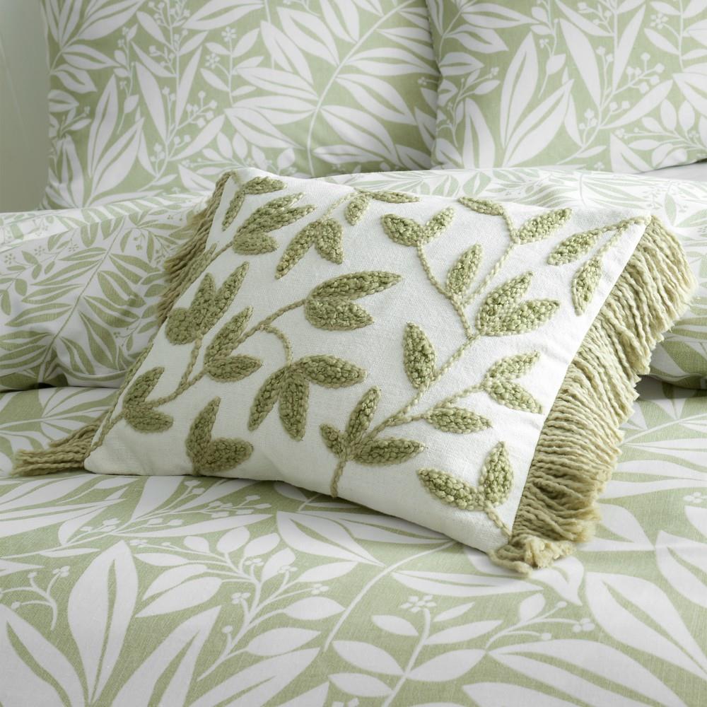Catherine Lansfield Tufted Sorrel Lead Cotton 30x40cm