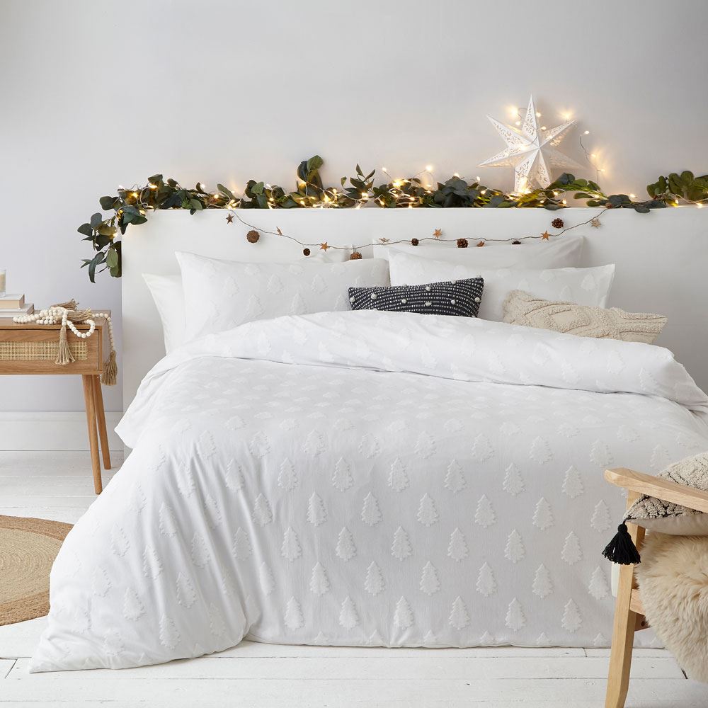 The Linen Yard Christmas Tufted Tree 100% Cotton Duvet Cover Set