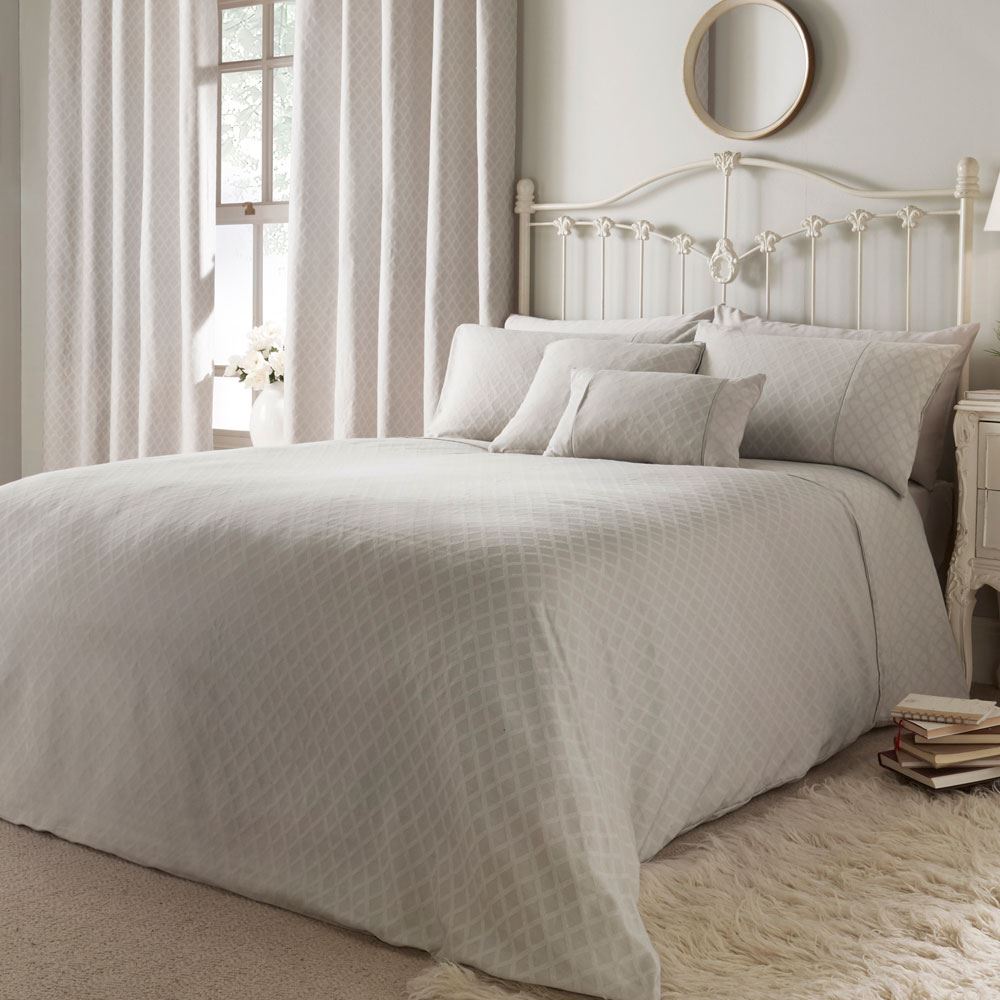 Dreams & Drapes Woven Croma Geometric Jacquard Duvet Cover Set