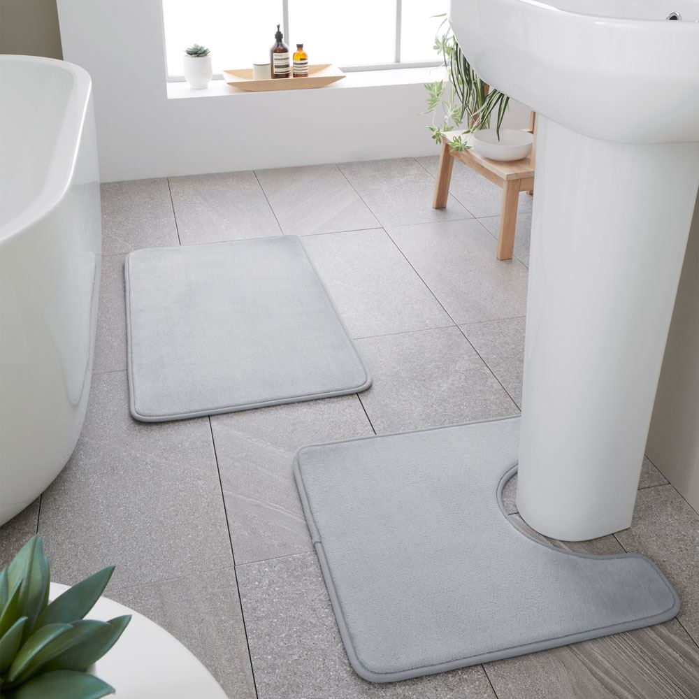 Catherine Lansfield Anti-Bacterial Memory Foam Bath Mat & Pedestal Mat Set