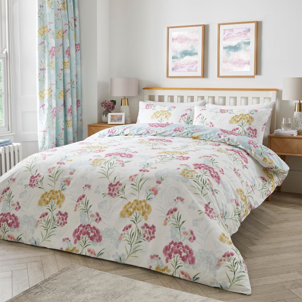 Dreams & Drapes Pia Hydrangeas Floral Print Reversible Easy Care Duvet Cover Set