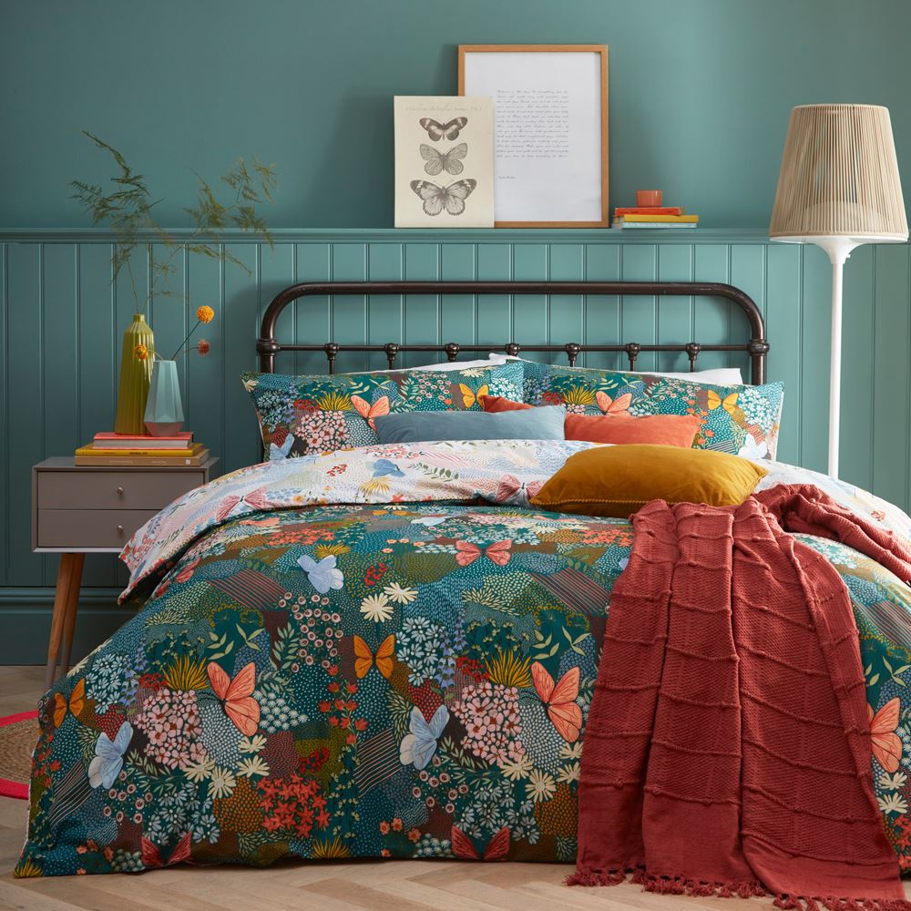 Furn Forage Floral Print Reversible Duvet Cover Set