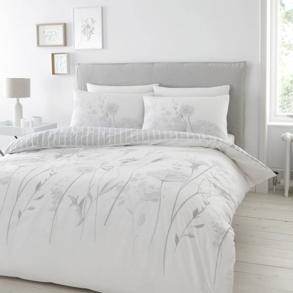 Catherine Lansfield Meadowsweet Floral Print Easy Care Reversible Duvet Cover Set