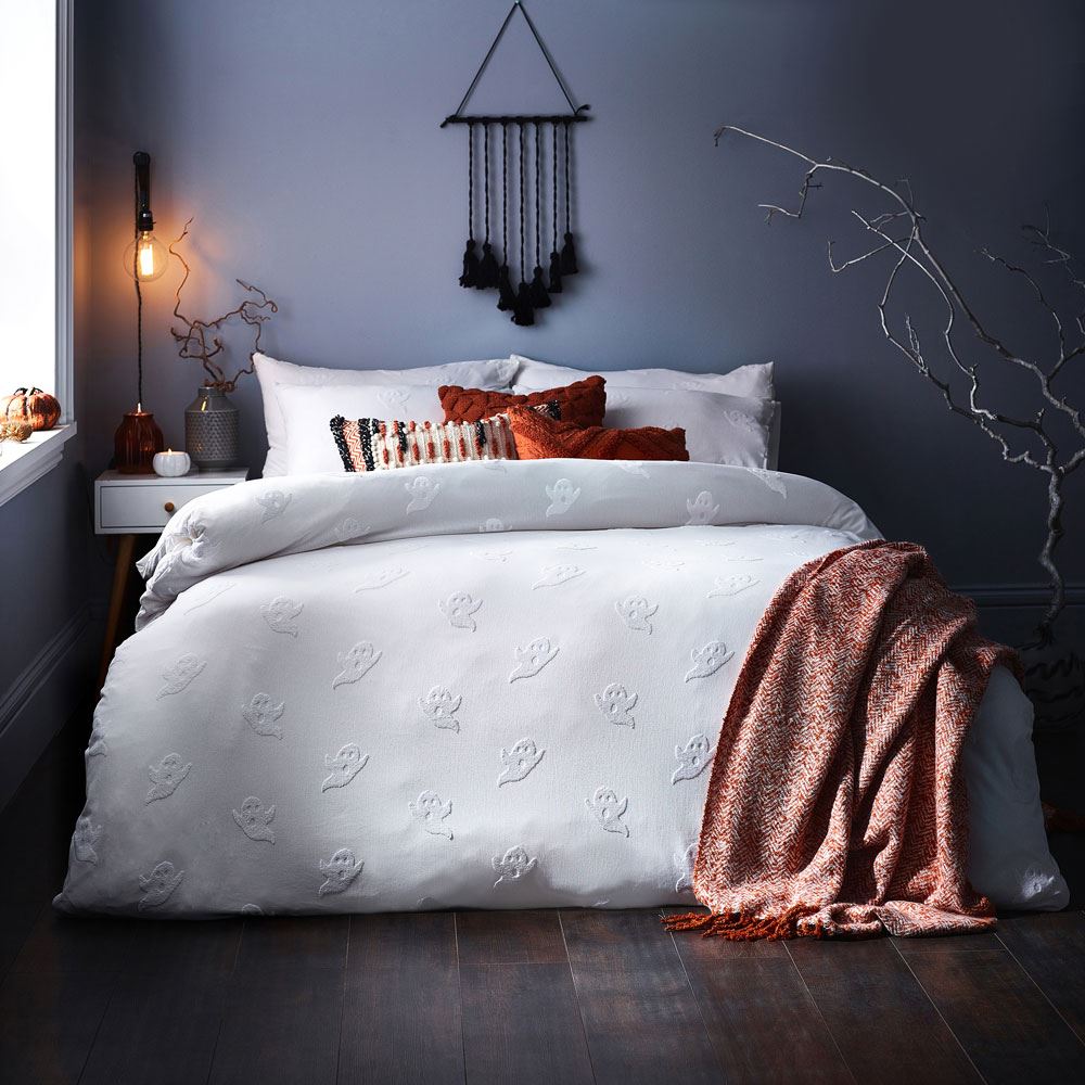 The Linen Yard Ghost Tufted 100% Cotton Duvet Cover Set