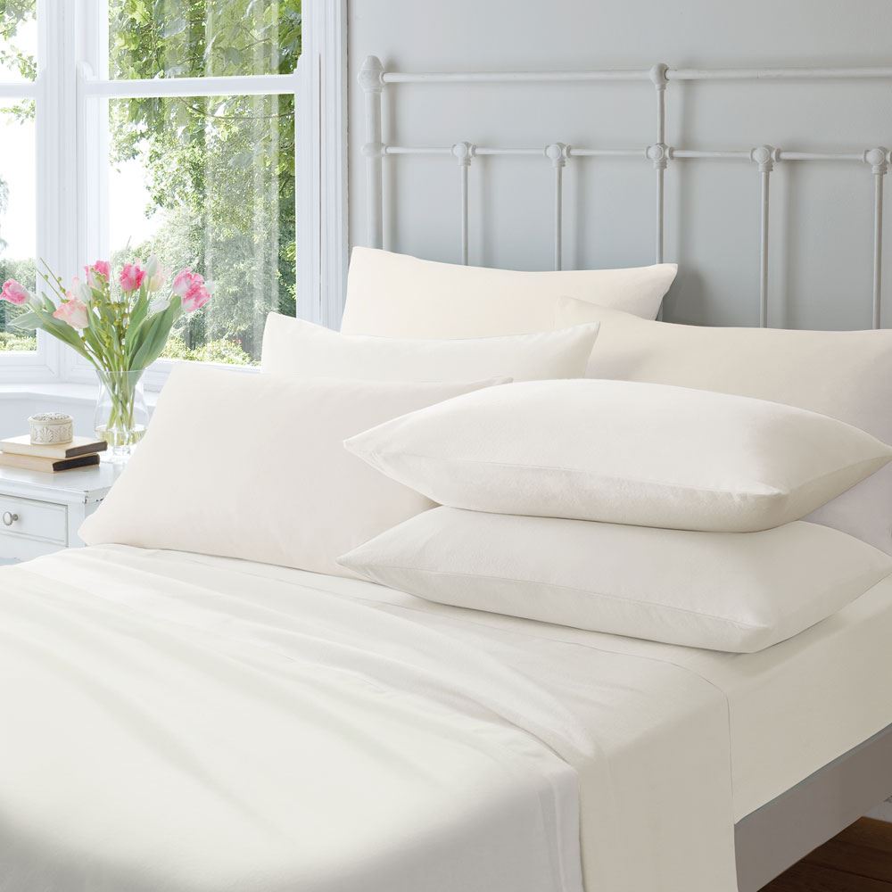 Catherine Lansfield Plain Dyed 100% Brushed Cotton Flannelette Fitted Sheet