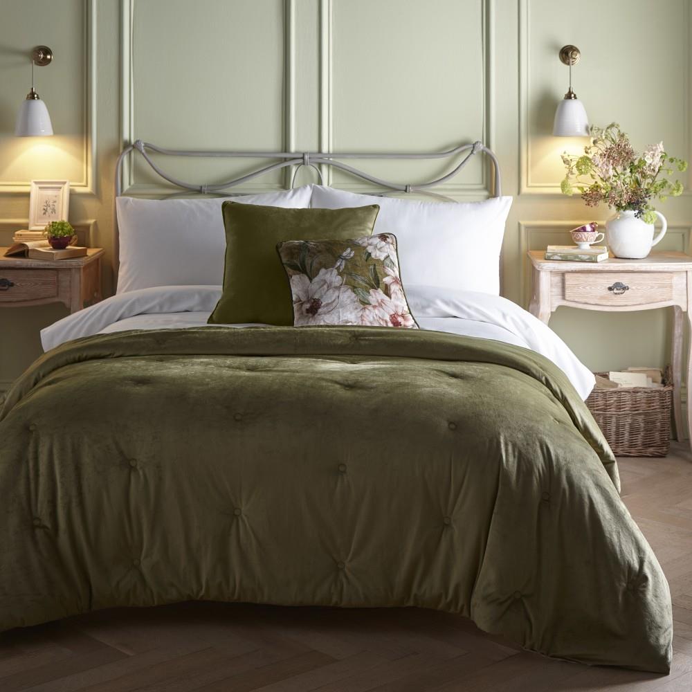 Appletree Heritage Austell Luxurious Soft Velvet Bedspread