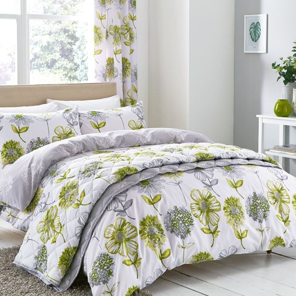 Catherine Lansfield Banbury Floral Reversible Quilted Bedspread, 220 x 230 Cm
