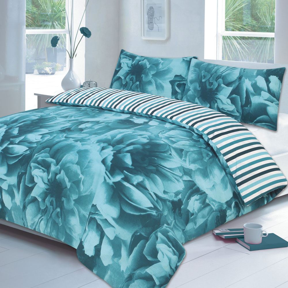 Night Zone Rose And Stripe Print Reversible Duvet