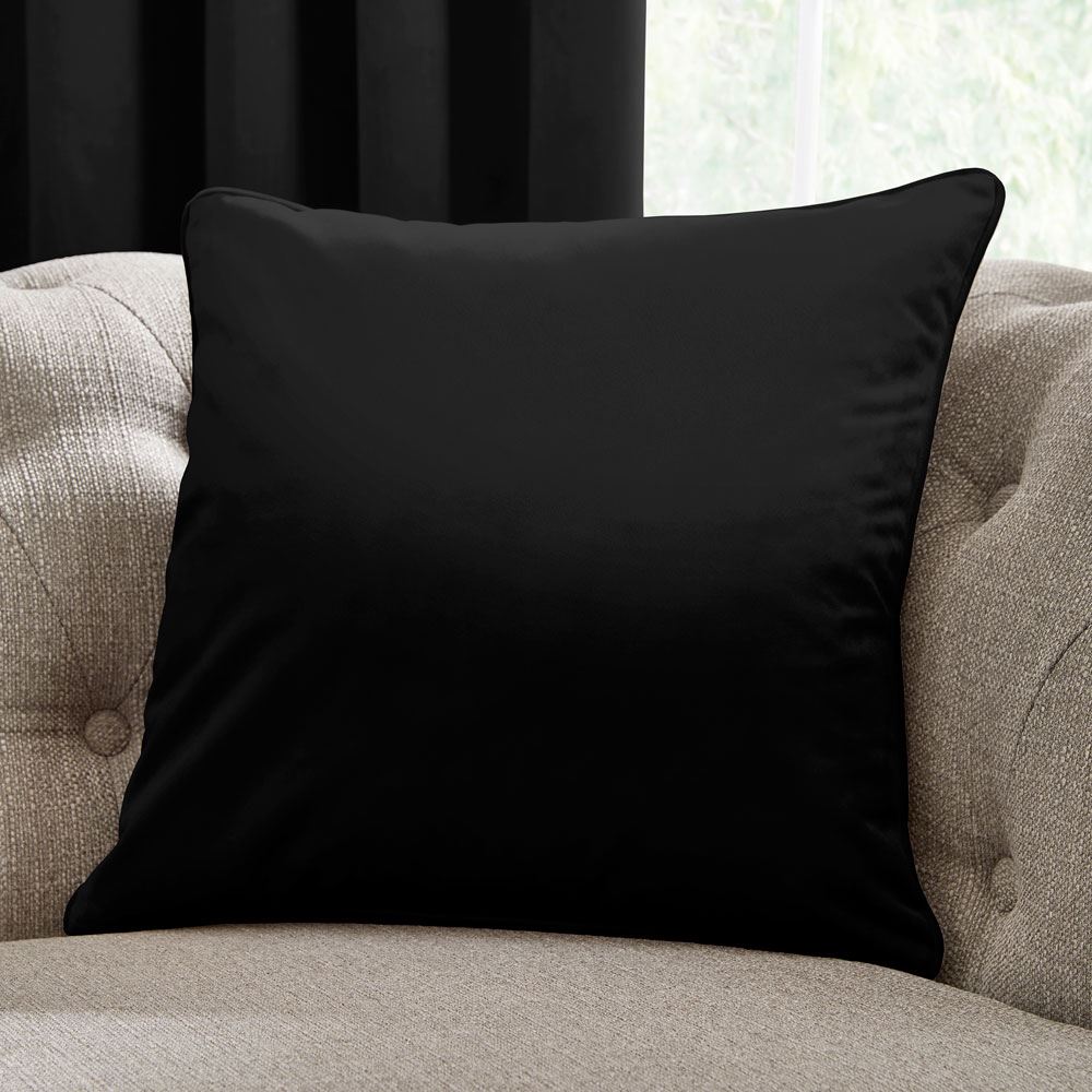 Laurence Llewelyn Bowen Montrose Velvet Piped Edge Filled Cushion