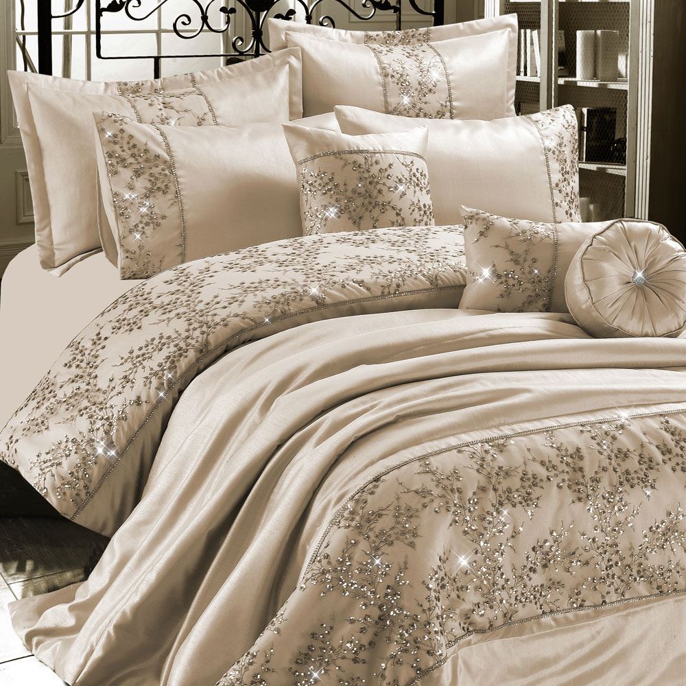 Night Zone Gigi Embroidered Duvet Cover Set