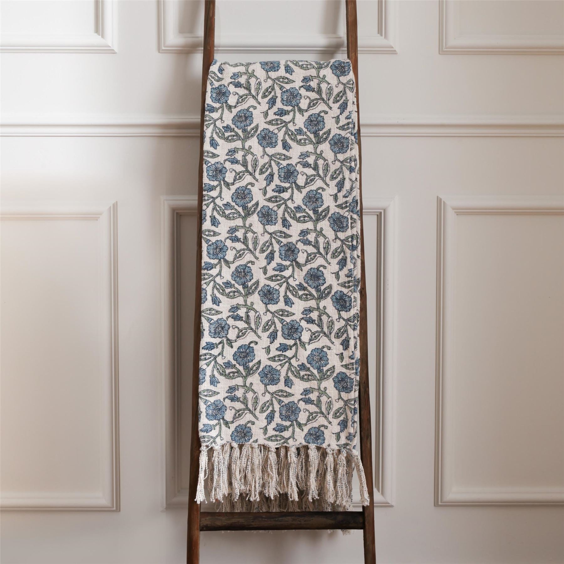 Paoletti Delphine Floral 100% Cotton Tasselled Throw
