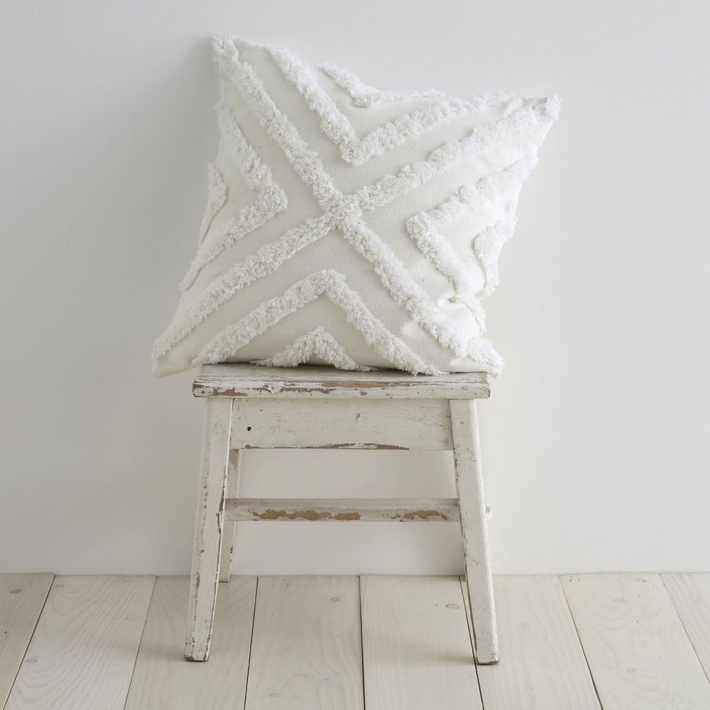 Pineapple Elephant Tufted Diamond 100% Cotton Filled Cushion