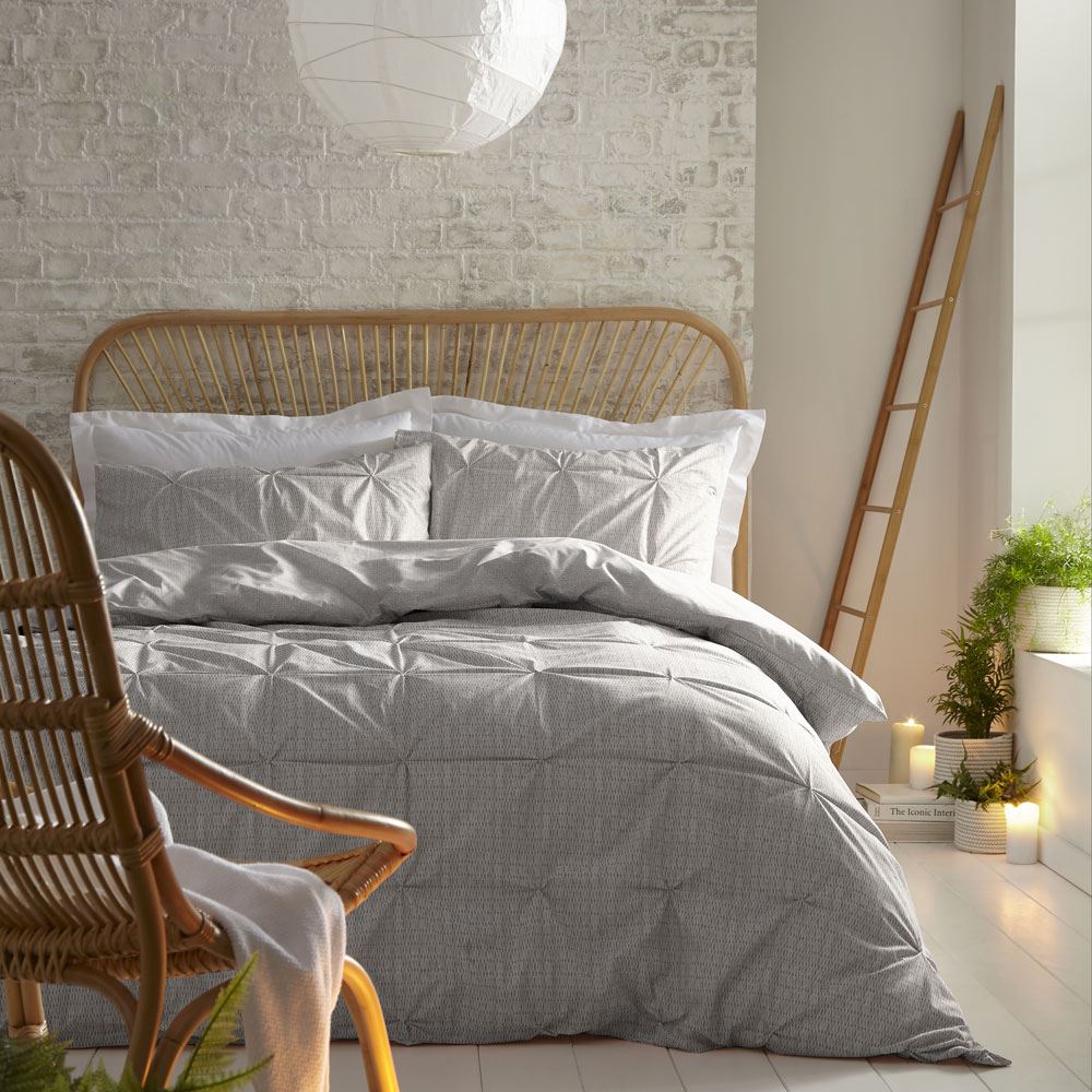 Appletree Loft Lumina Pinch Pleat Geometric 100% Cotton Duvet Cover Set