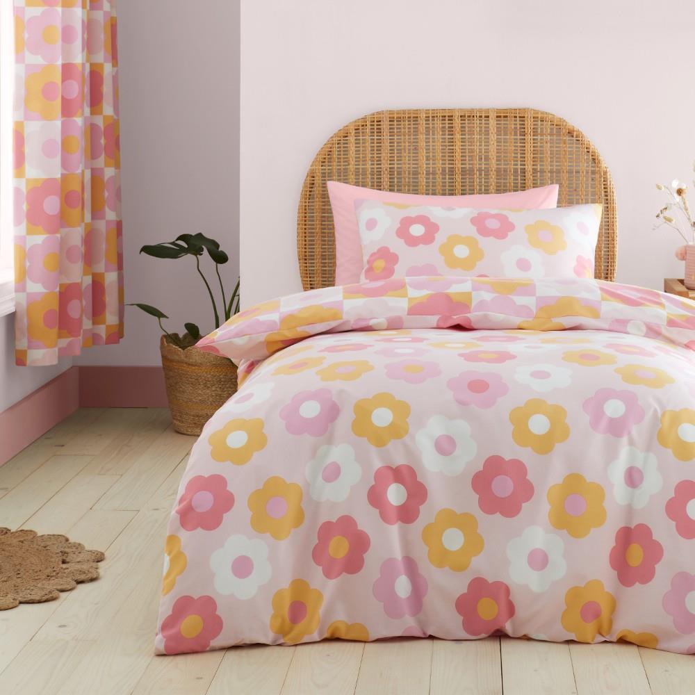 Catherine Lansfield Retro Daisy Reversible Single Duvet Cover Set with Pillowcase Pink