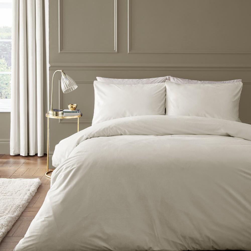 Catherine Lansfield Kingsley Soft Matt Velvet Duvet Cover Set