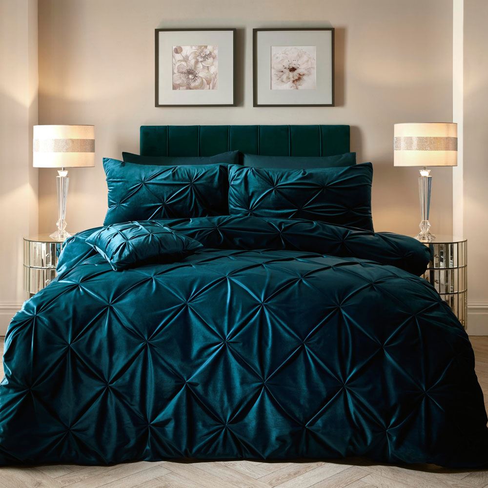 Soiree Mira Pinch Pleated Velvet Duvet Cover Set