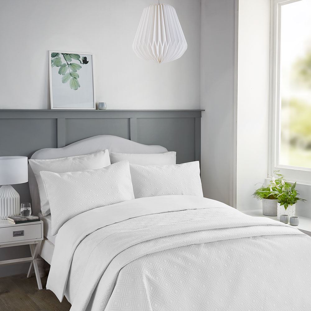 Serene Kinsley Pinsonic Stitch Quilted Bedspread