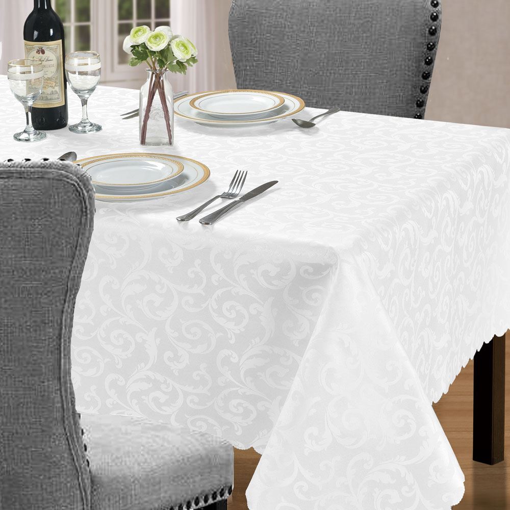 Night Zone Ivy Printed Jacquard Scalloped Edge Tablecloth
