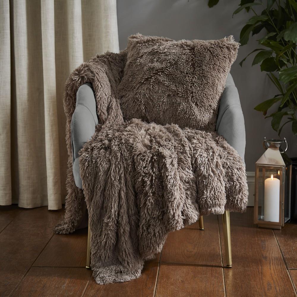 Catherine Lansfield Cuddly Deep Pile Faux Fur 45x45cm