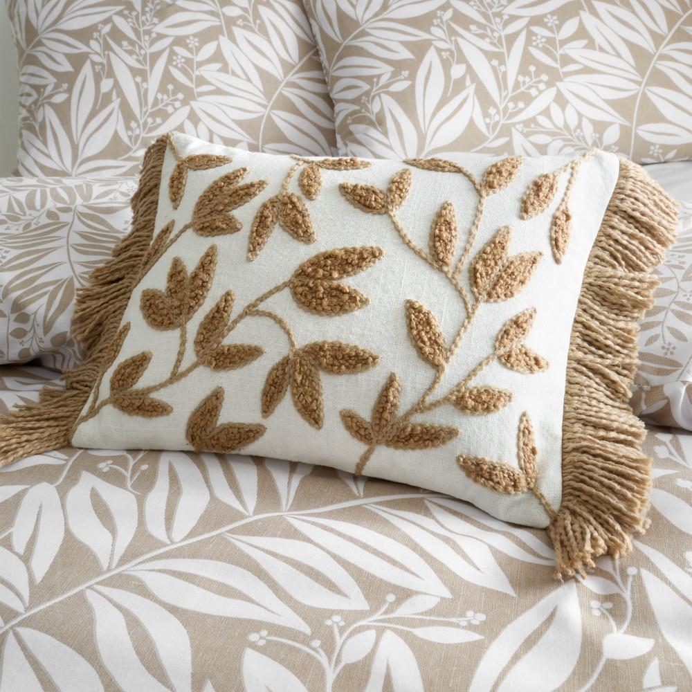 Catherine Lansfield Tufted Sorrel Lead Cotton 30x40cm