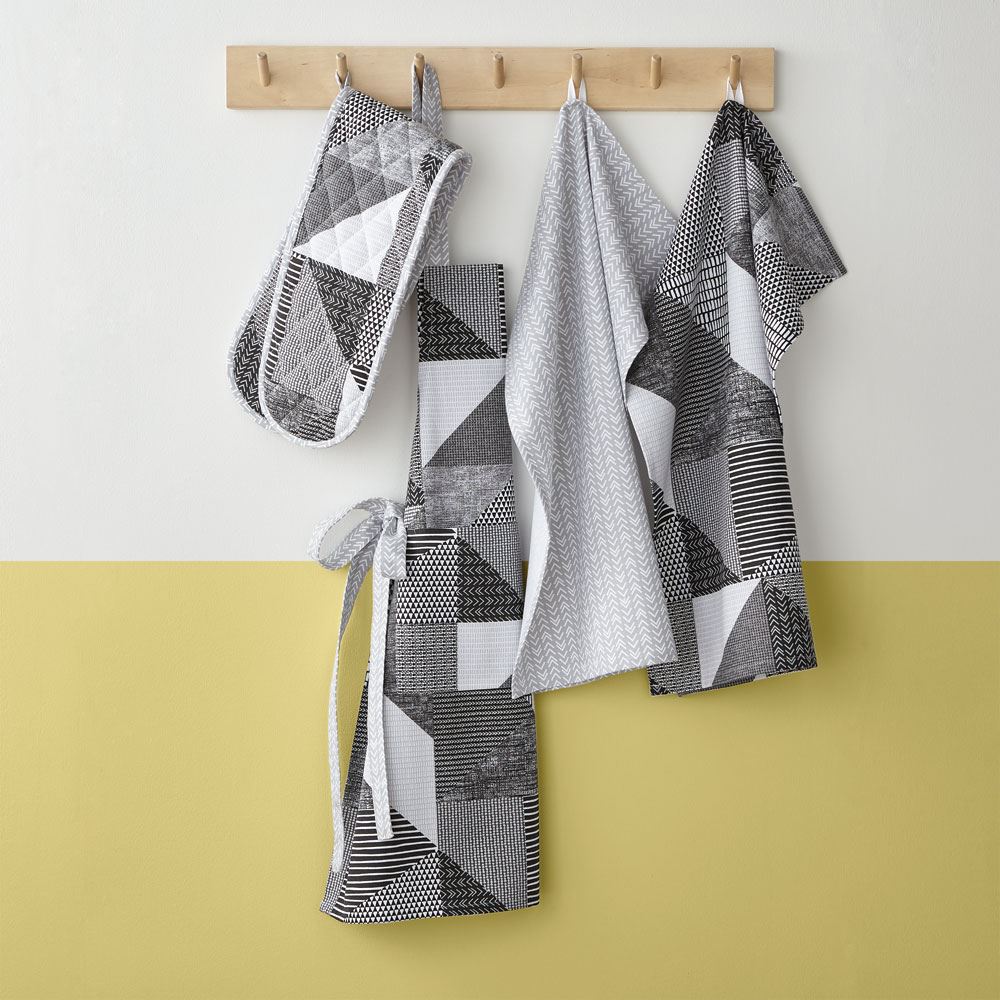 Catherine Lansfield Larsson Geo 100% Cotton Apron