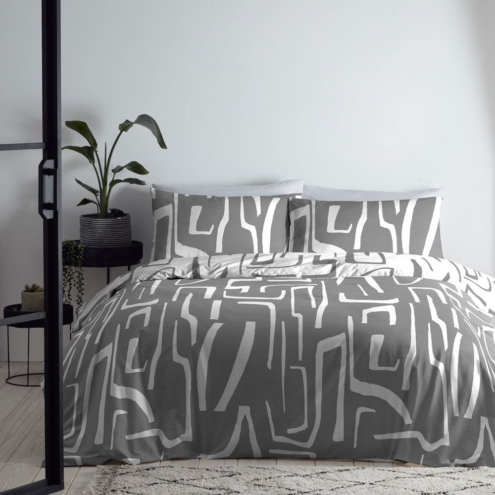 Fusion Aria Contemporary Print Easy Care Reversible Duvet Cover Set