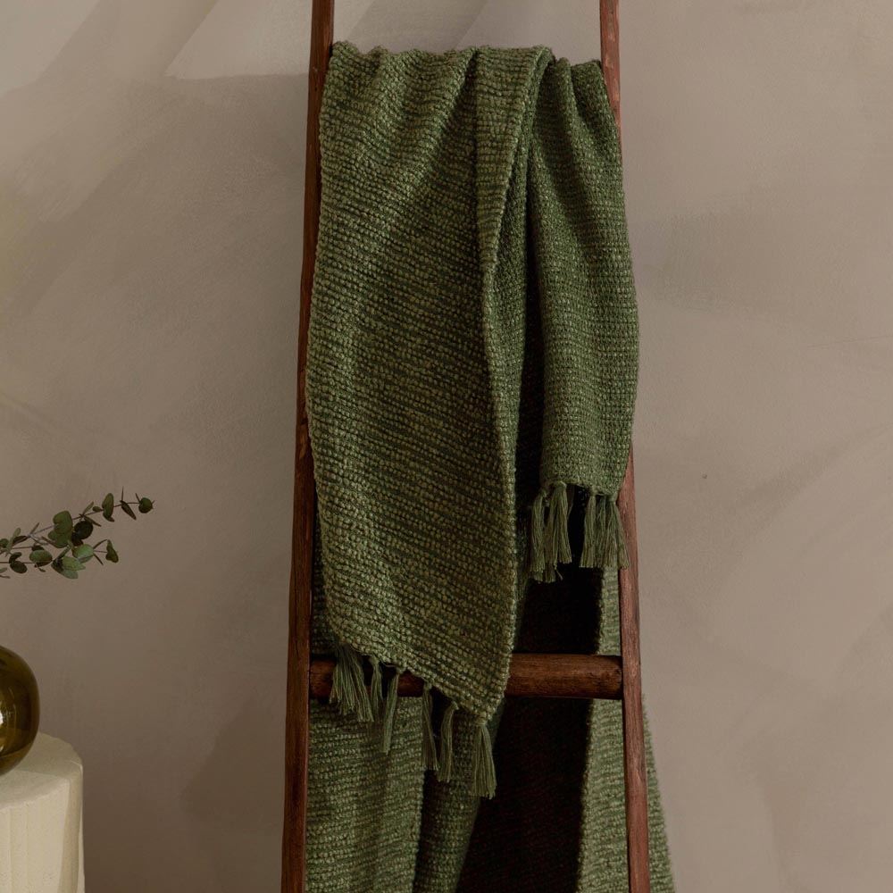 Yard Candar Textured Boucle Fringed Throw