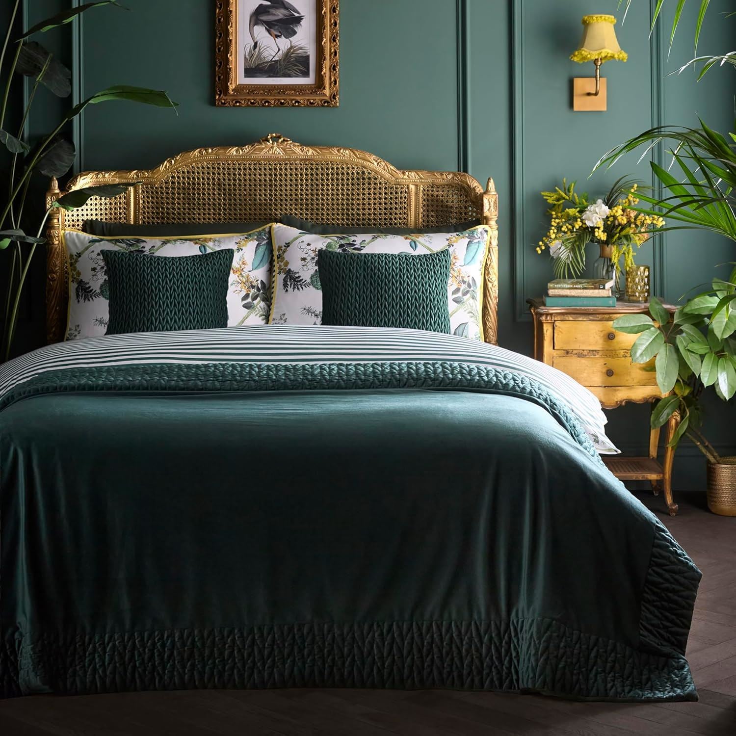 Laurence Llewelyn Bowen Siena Velvet Quilted border Bedspread