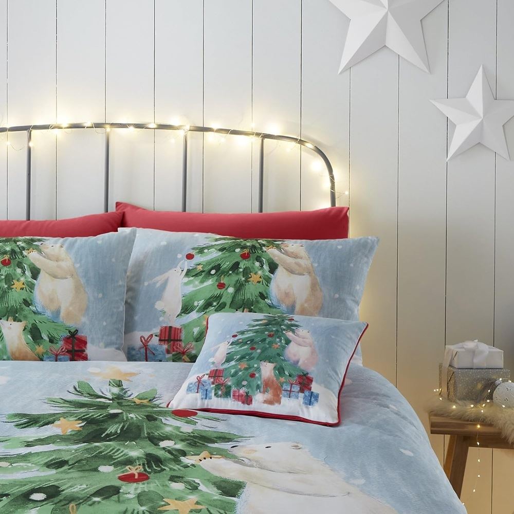 Fusion Christmas Winter Friends Easy Care Duvet Cover Set, Green