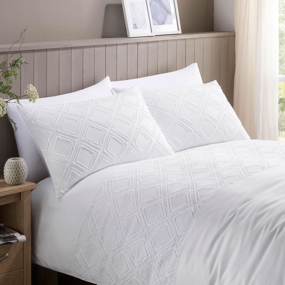 Serene Zubic Diamond Tufted Panel Duvet Cover Set