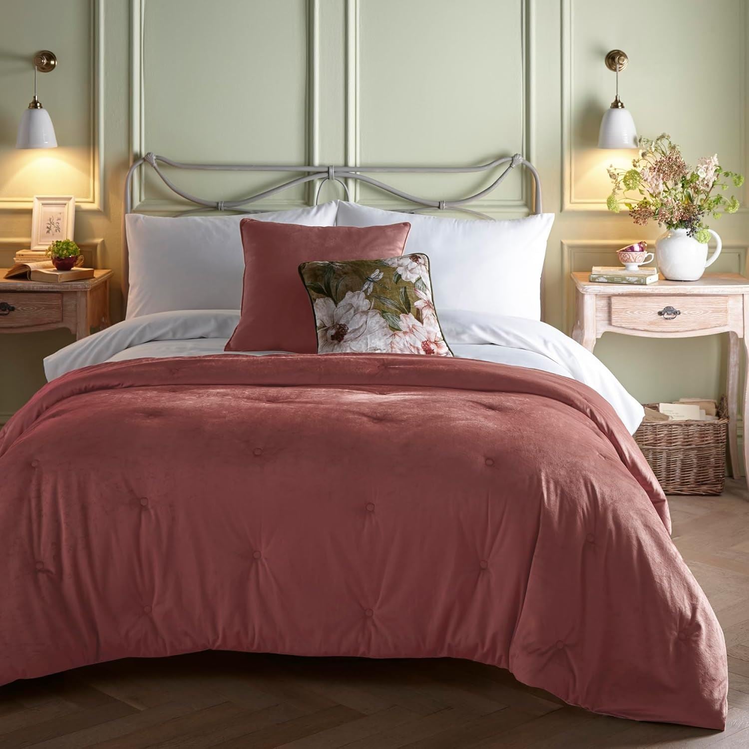Appletree Heritage Austell Luxurious Soft Velvet Bedspread