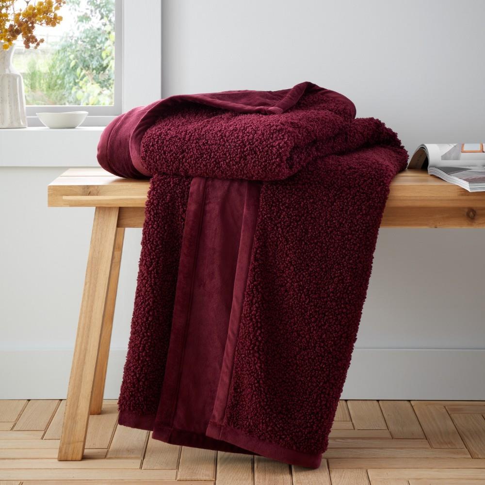 Catherine Lansfield So Soft Velvet Boucle 130x170 cm Blanket Throw Damson