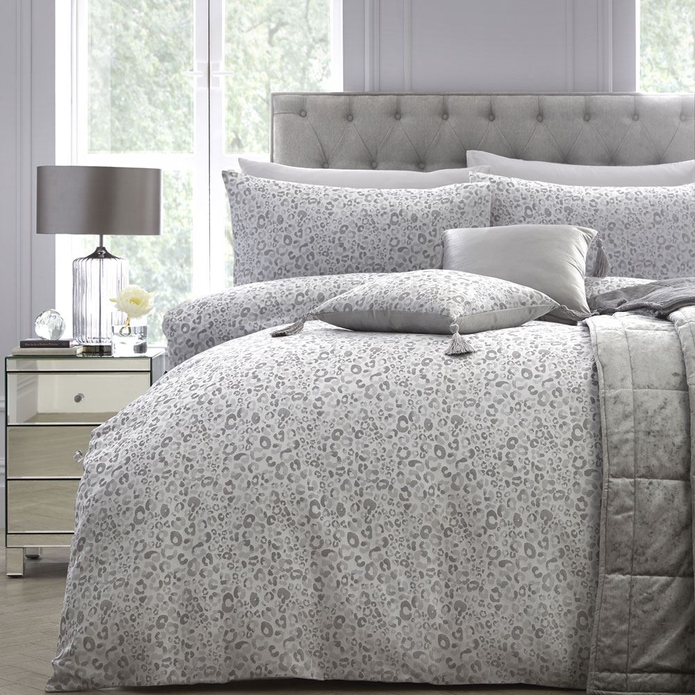 Laurence Llewelyn Bowen Platinum Roar Leopard Spot Duvet Cover Set
