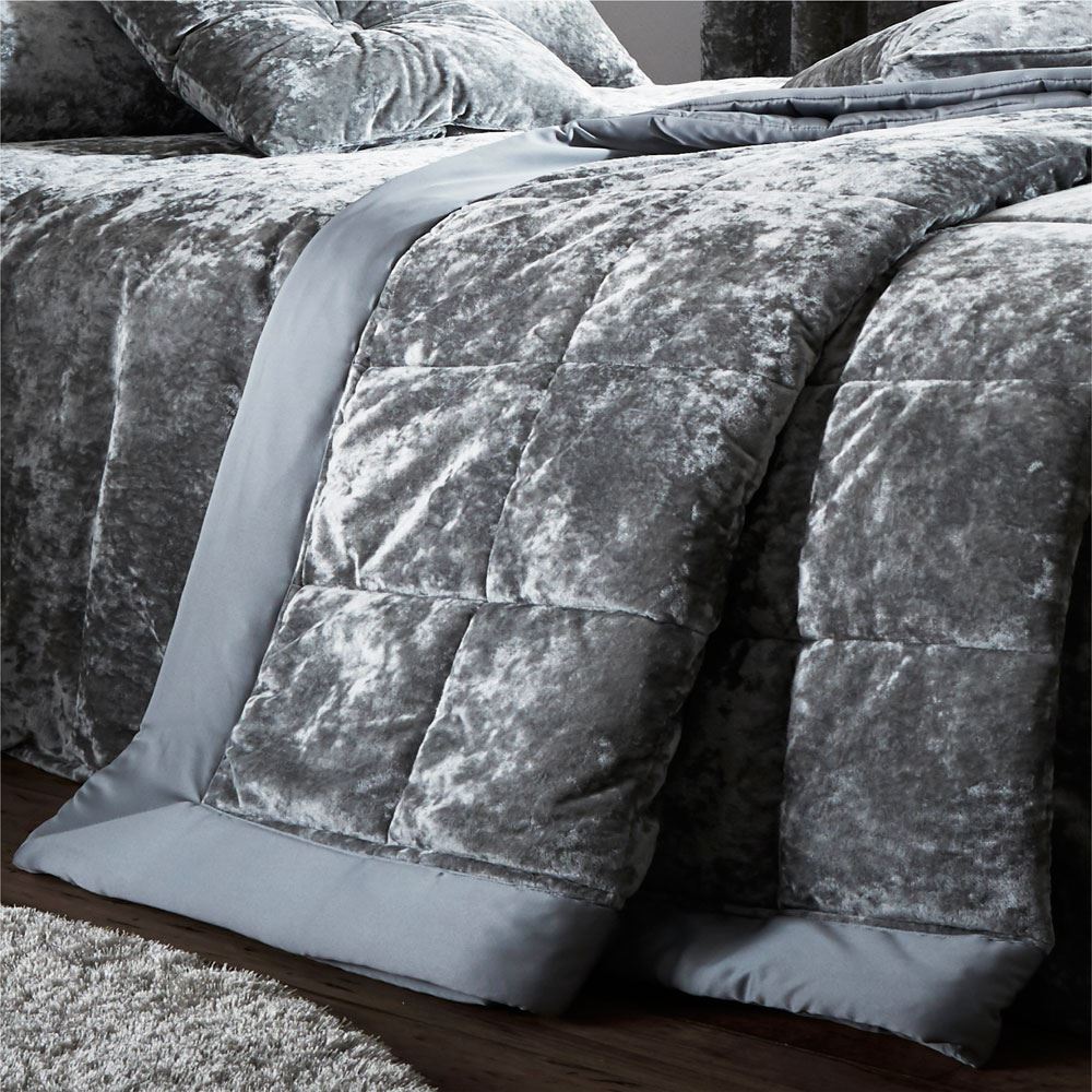 Catherine Lansfield Crushed Velvet Quilted Bedspread