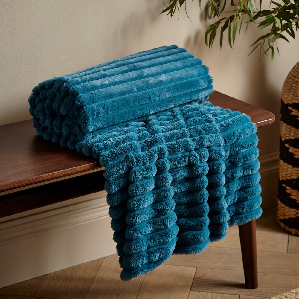 Catherine Lansfield Cosy Ribbed Faux Fur Soft Touch Throw