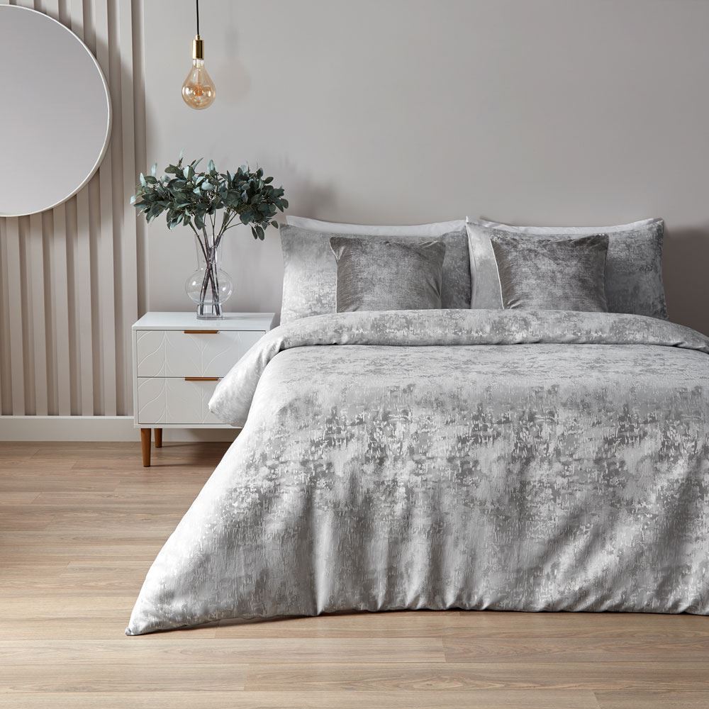 Paoletti Symphony Metallic Jacquard Reversible Duvet Cover Set