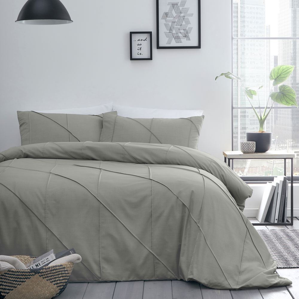 Serene Dart Pleated Boutique Duvet Cover Set
