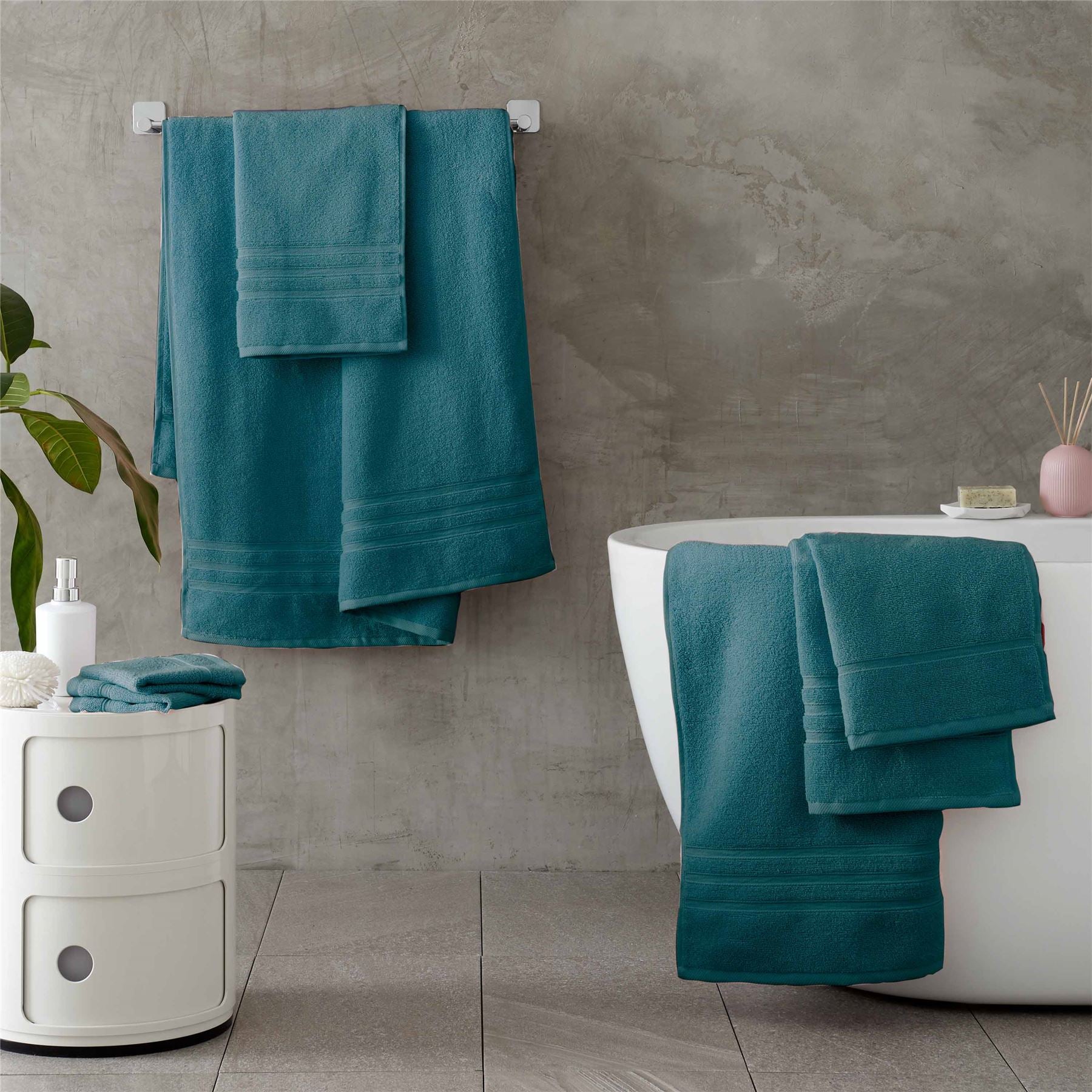 Catherine Lansfield Zero Twist 100% Micro Yarn Cotton Bath Towel