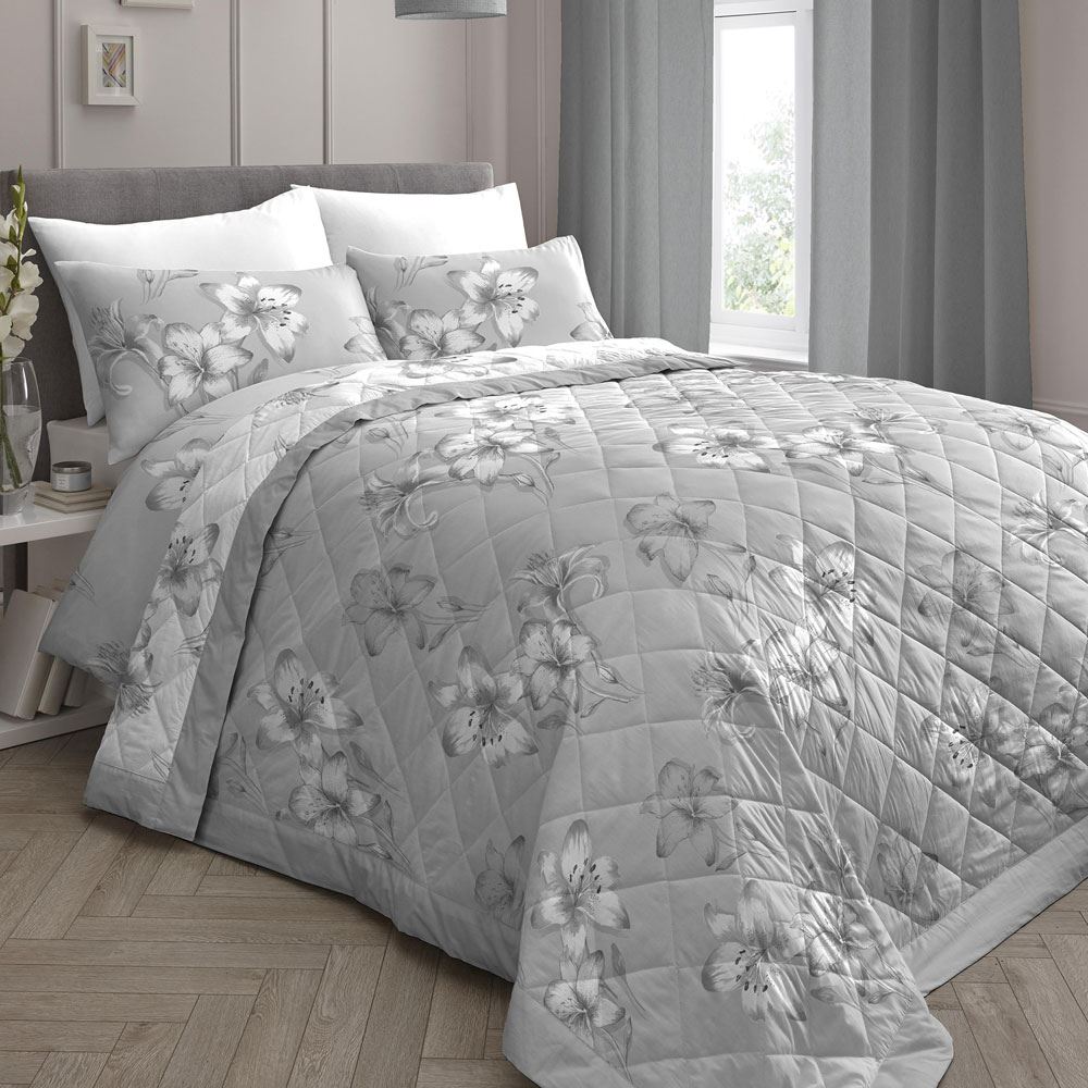 Dreams & Drapes Kitty Botanical Print Easy Care Quilted Bedspread