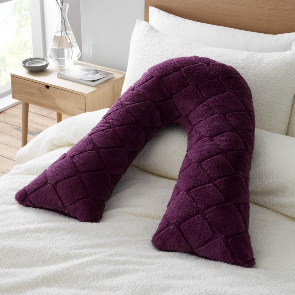 Catherine Lansfield Cosy Diamond Faux Fur V Shaped Sleep Cushion