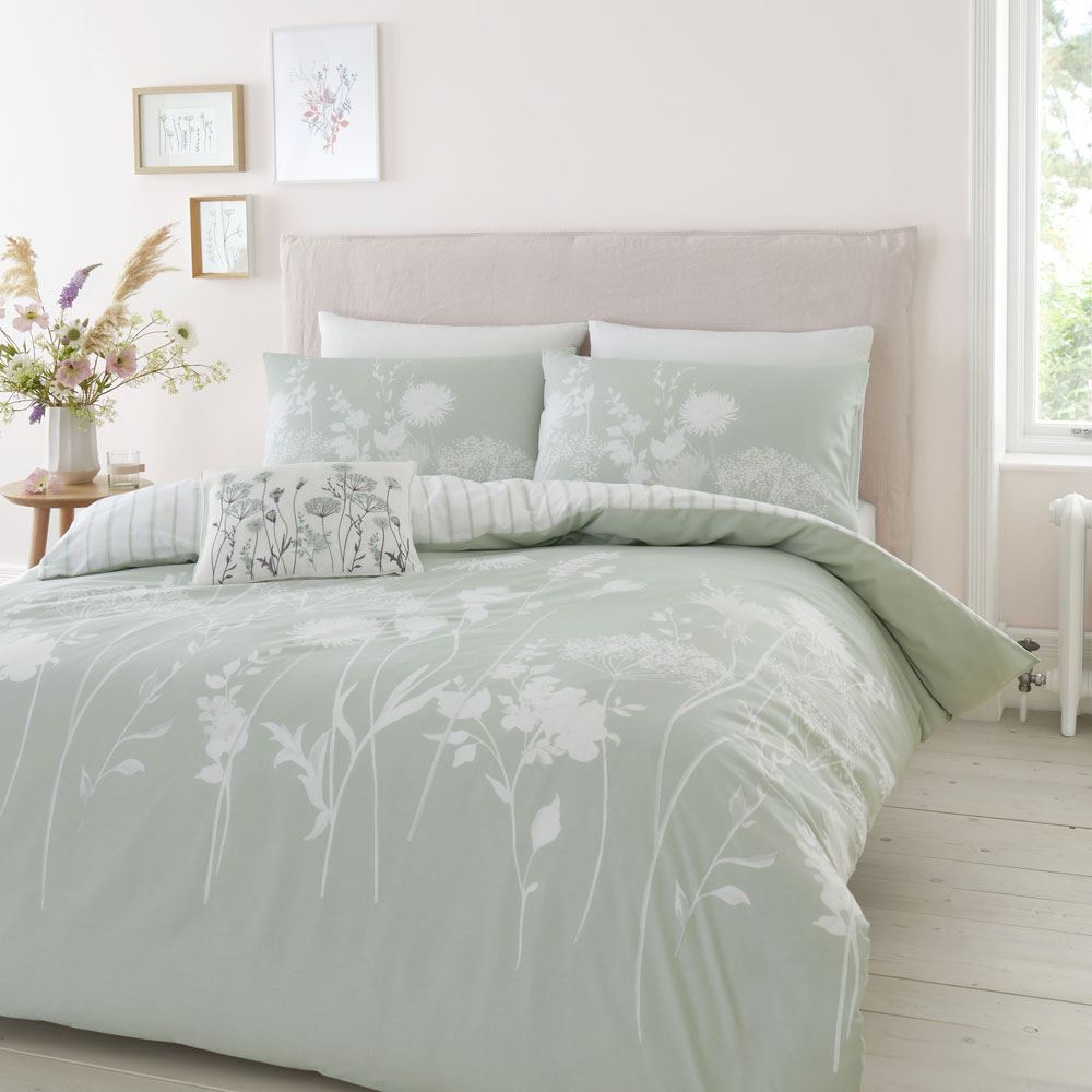 Catherine Lansfield Meadowsweet Floral Print Easy Care Reversible Duvet Cover Set