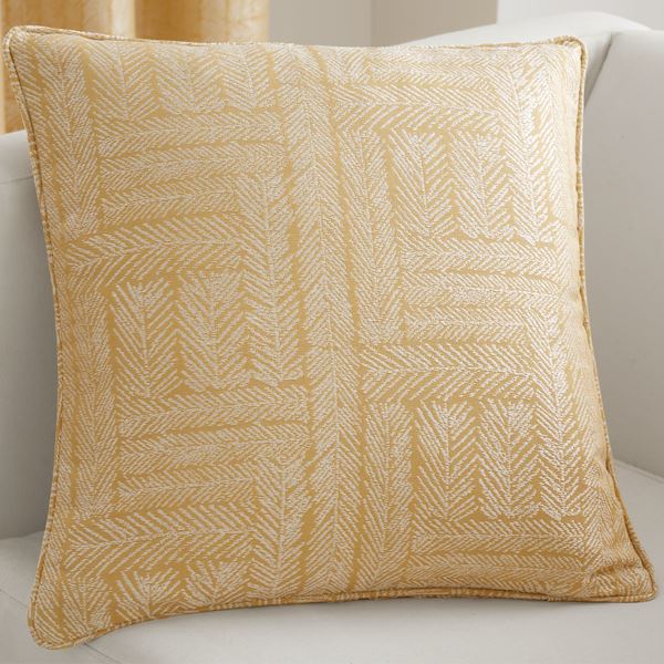 Curtina Lowe Textured Stripes Piped Cushion Cover