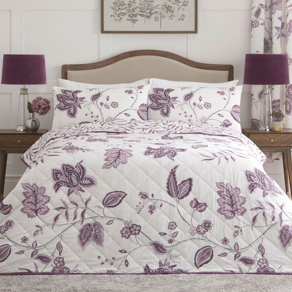 Dreams & Drapes Samira Floral Print Quilted Bedspread