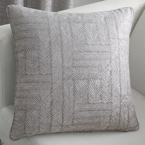 Curtina Lowe Textured Stripes Piped Cushion Cover