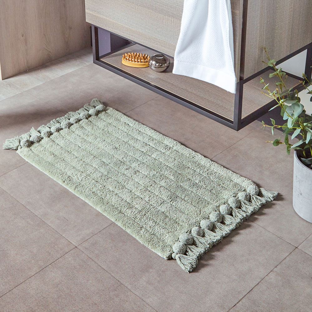 The Linen Yard Ribbed Tasselled 100% Cotton Bath Mat