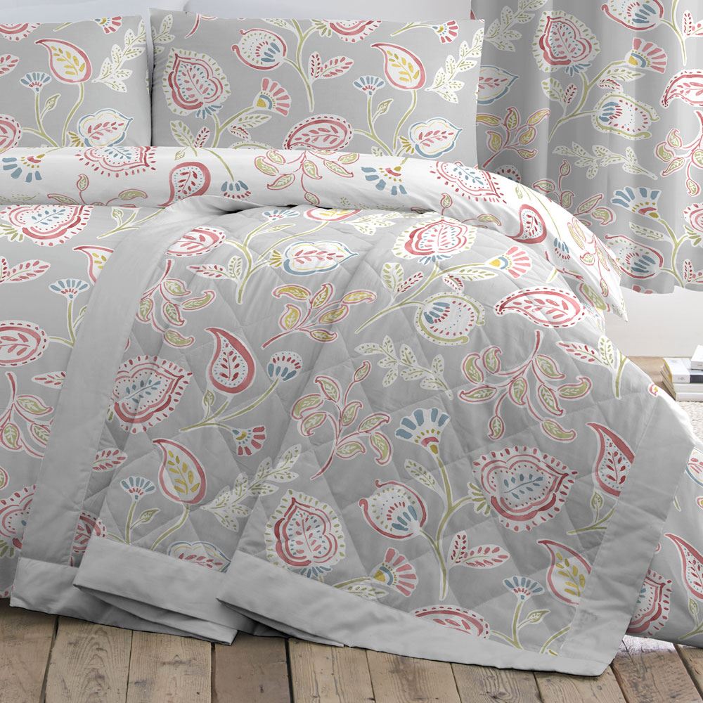 Dreams & Drapes Samana Paisley Floral Print Quilted Bedspread