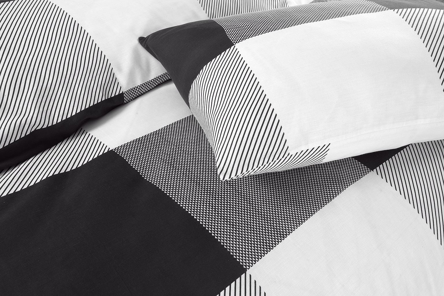 Night Zone Larry Large Check Easy Care Duvet Cover Set