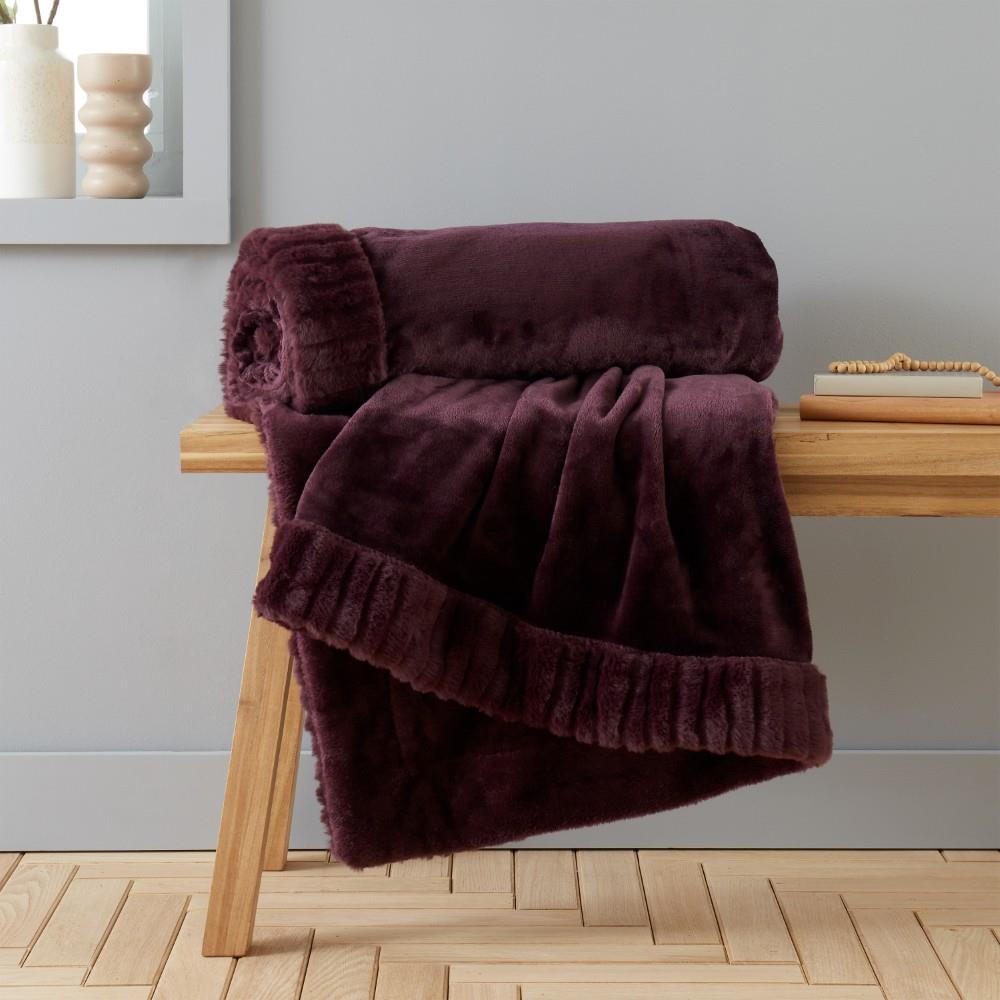 Catherine Lansfield Velvet and Faux Fur Soft Touch 150x200cm Blanket Throw Plum